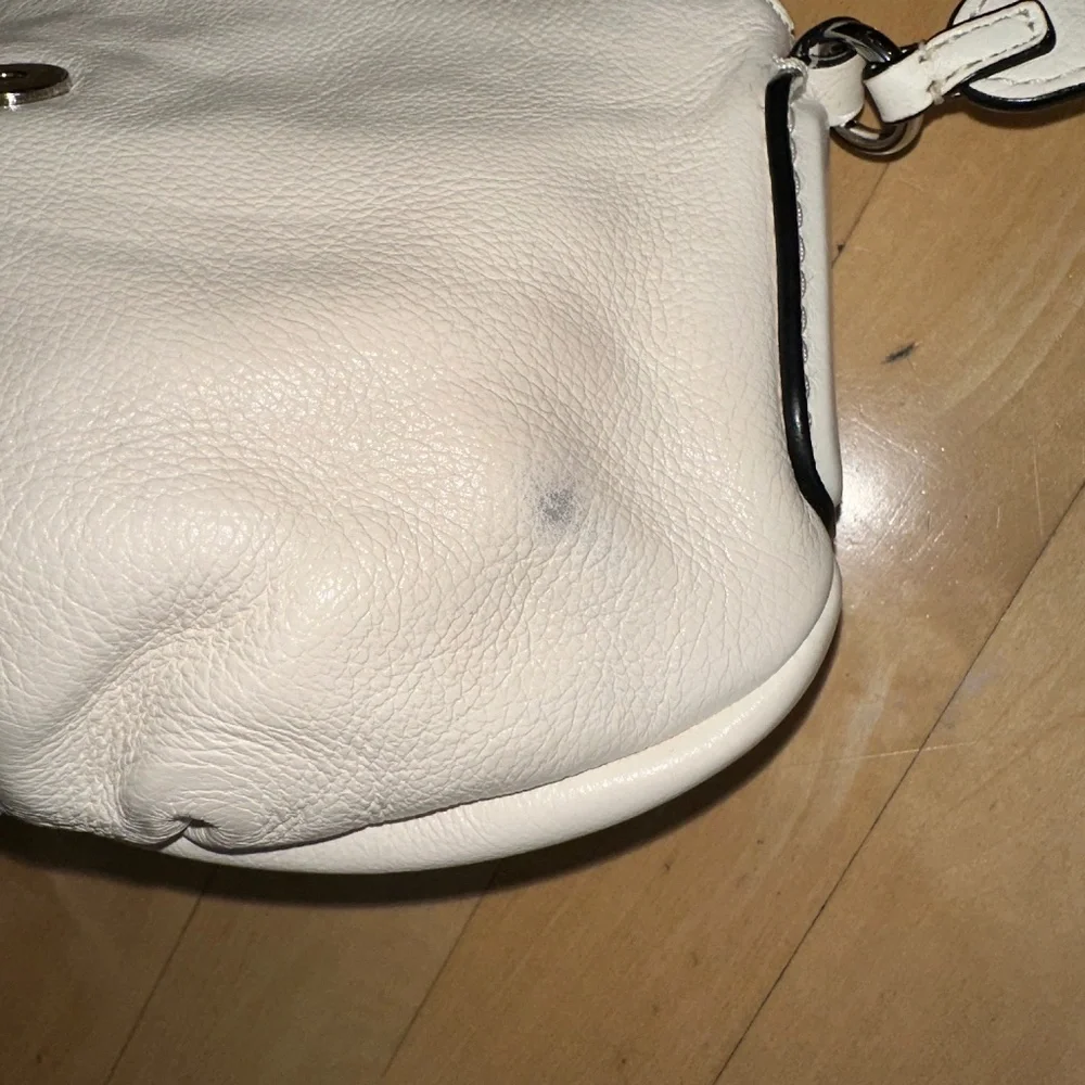Marc By Marc  Jacobs white  crossbody, CB2418 - Picture 6 of 14
